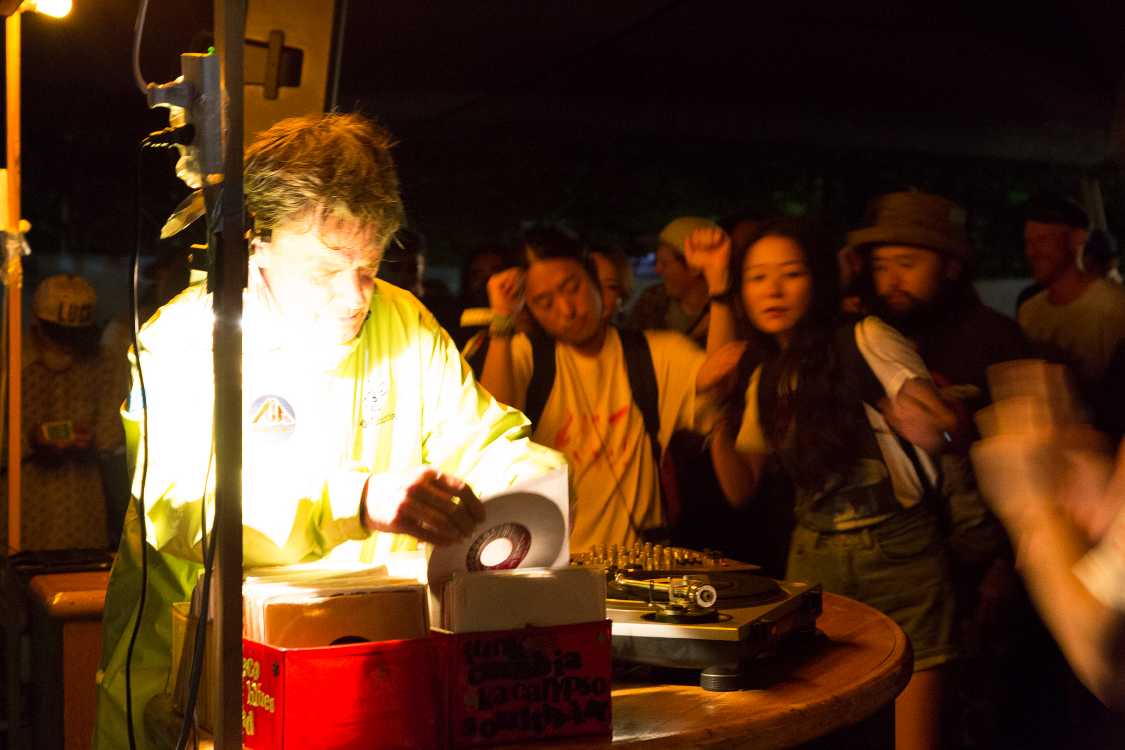 アナログ盤は以前からシングル盤が中心です。