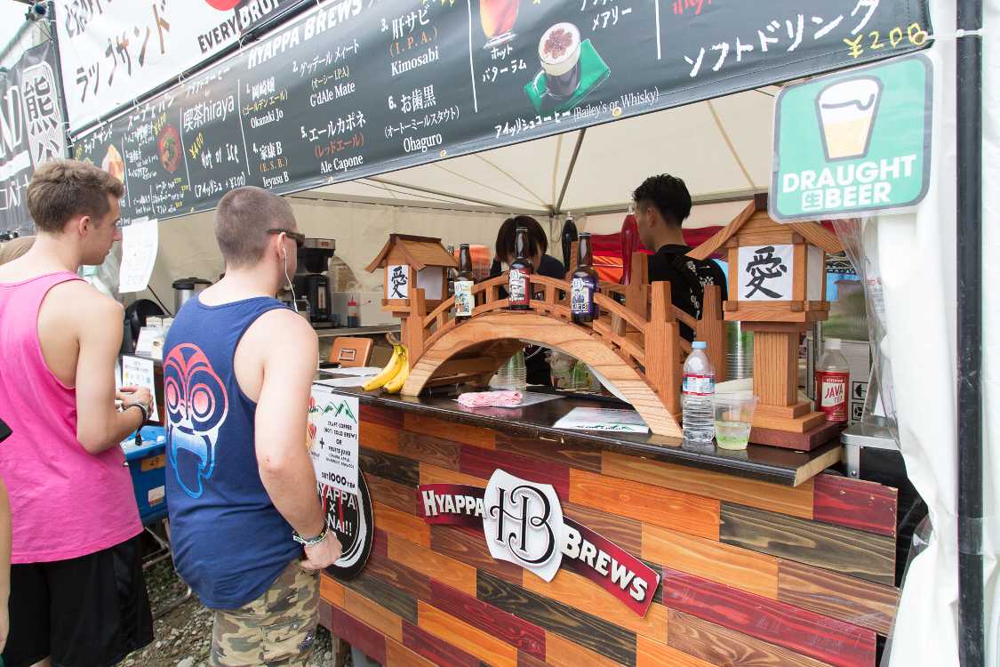 大きな橋が架かっていますが、何の由来か分かりませんでした。