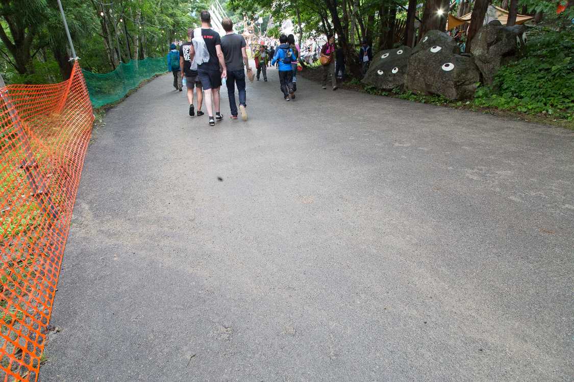 キッズの森前。