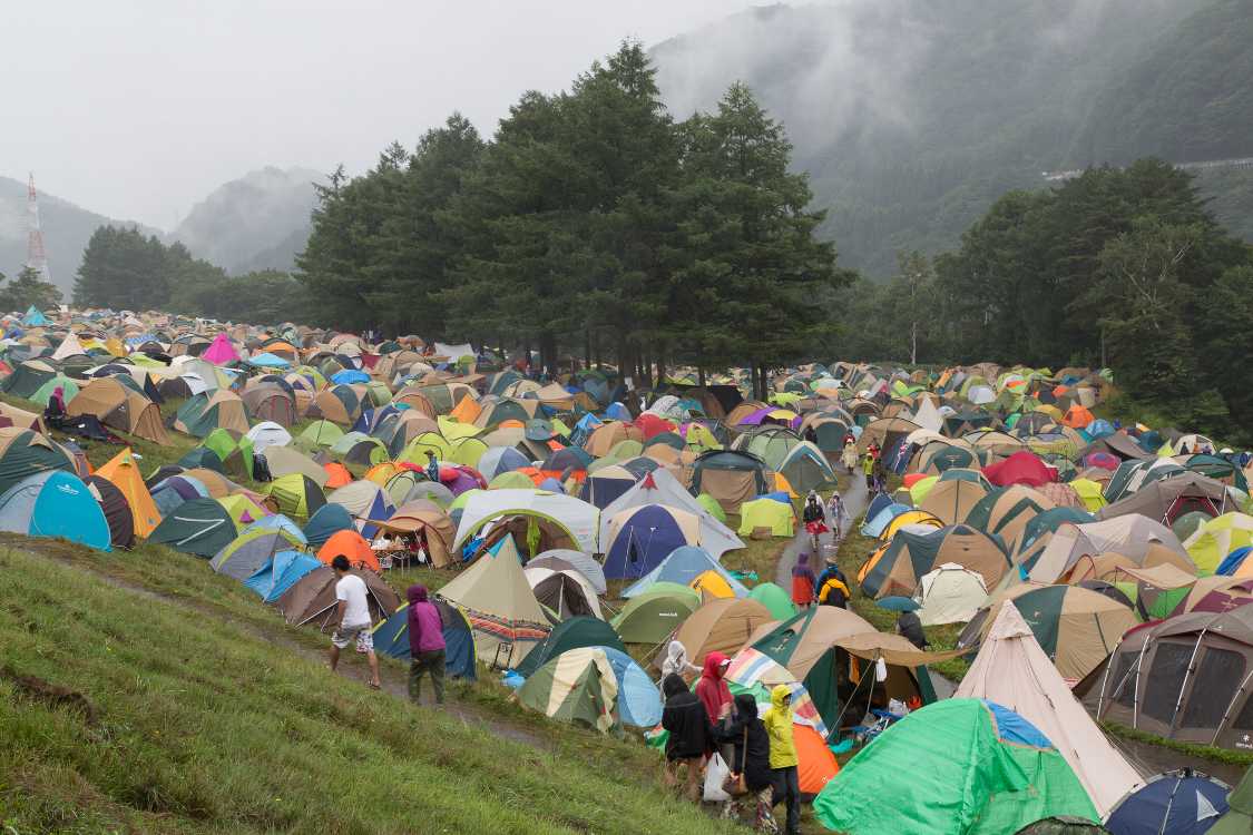 右側はAサイト、左側はBサイト。木曜にはほとんどが埋まってしまいます。