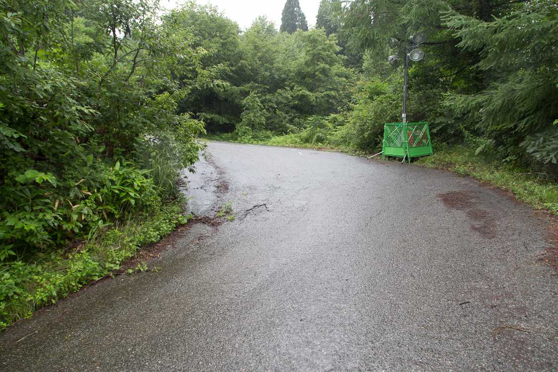 急カーブの手前。