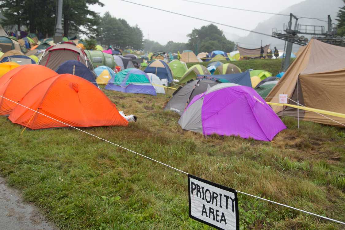 スタッフ専用エリアの隣にプライオリティーエリアがあります。どんな条件があるのか不明。