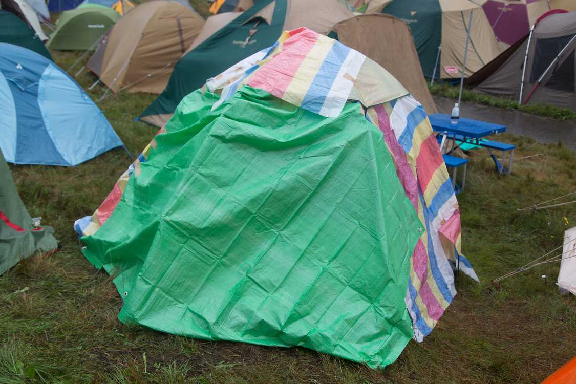 フライシートがない事案はよくあるらしいので、キャンプよろず相談所に相談すれば何とかしてくれます。