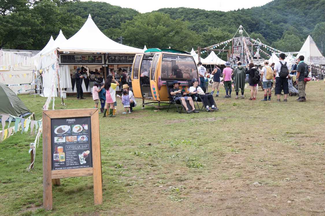 スキー場用のゴンドラを再利用。