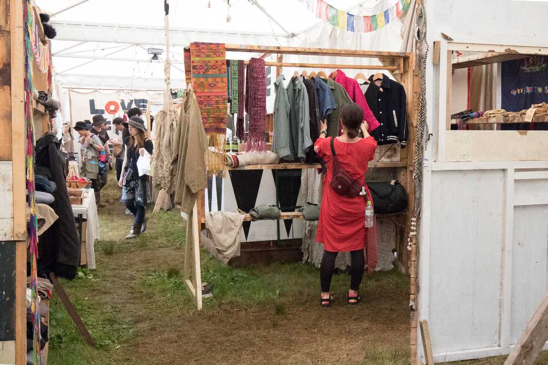 衣料品はフィールド・オブ・ヘブンの雰囲気に近い。