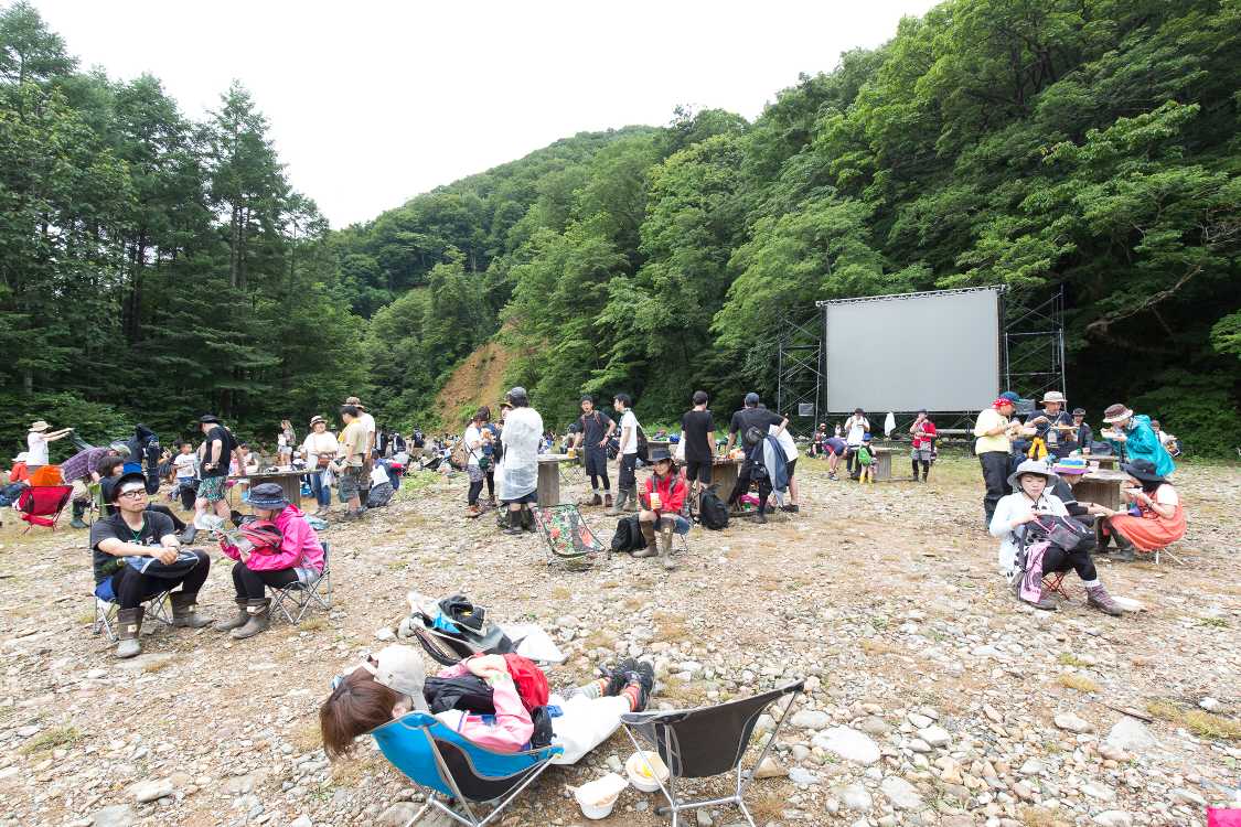 ところ天国の河川敷。