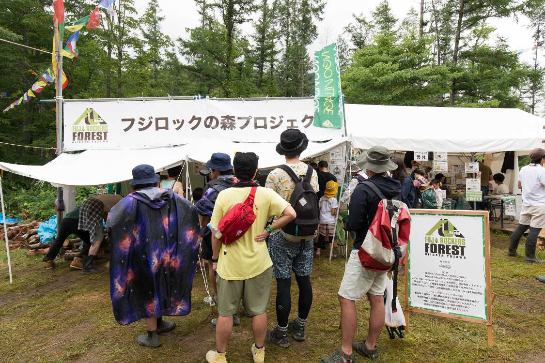 コースター作りは人気。