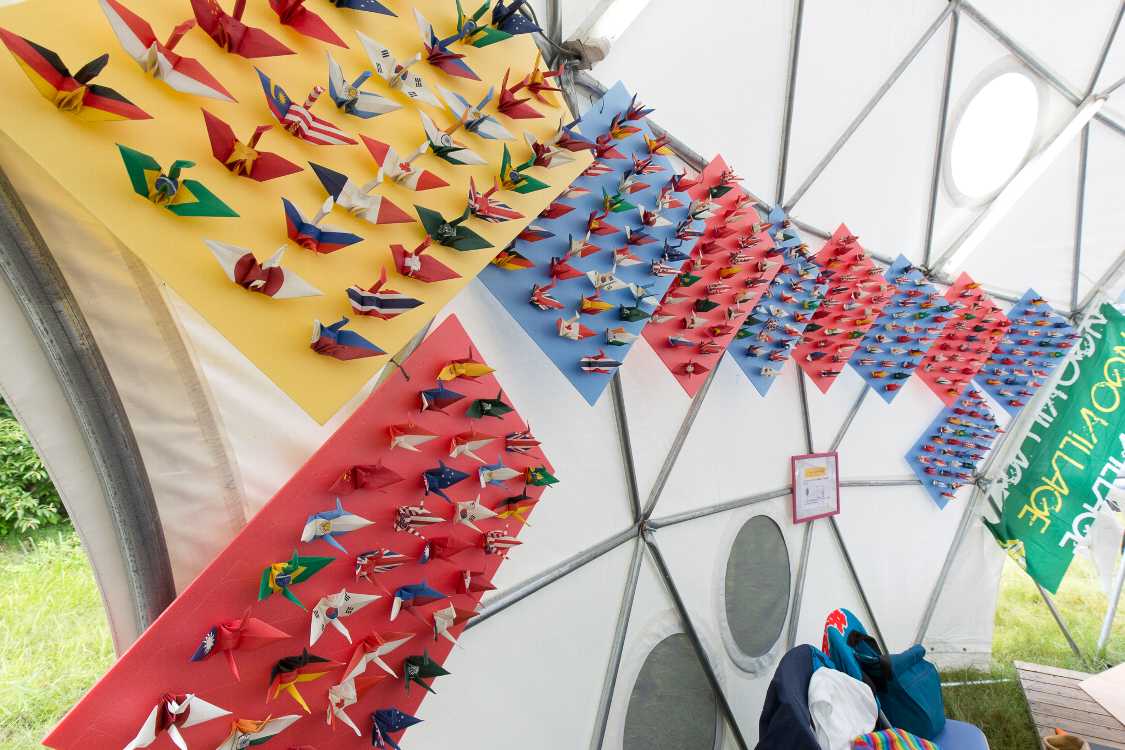 国旗で折った鶴。