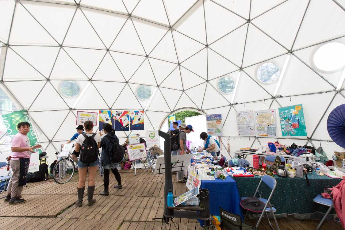 どのくらいの広さがあるのか分かりませんが、小さなステージとしても使えそうです。