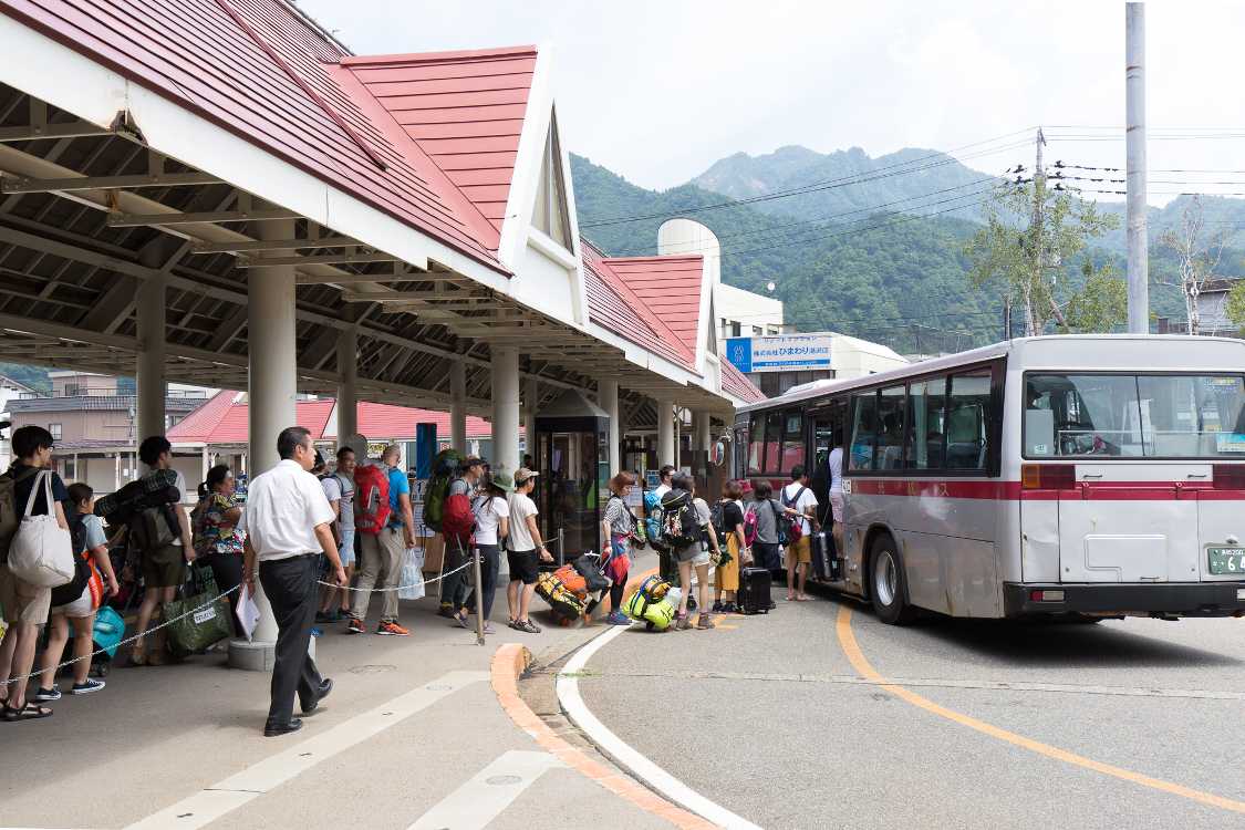 路線バスもフジロックの客で混みます。