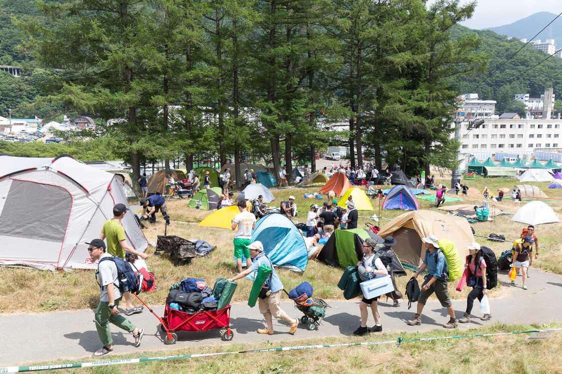 午後1時10分ごろ。レディースサイト、Bサイト付近のS字カーブ。