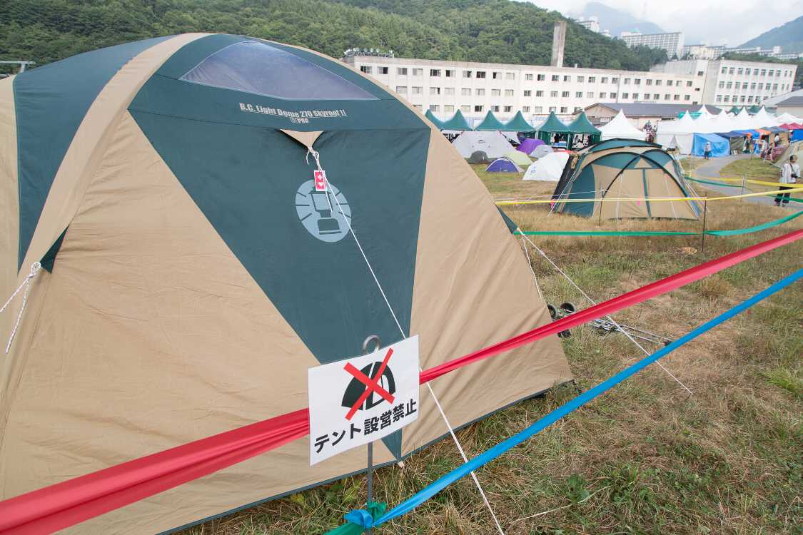 障害者はキャンプサイト入り口付近に設営できるようです。