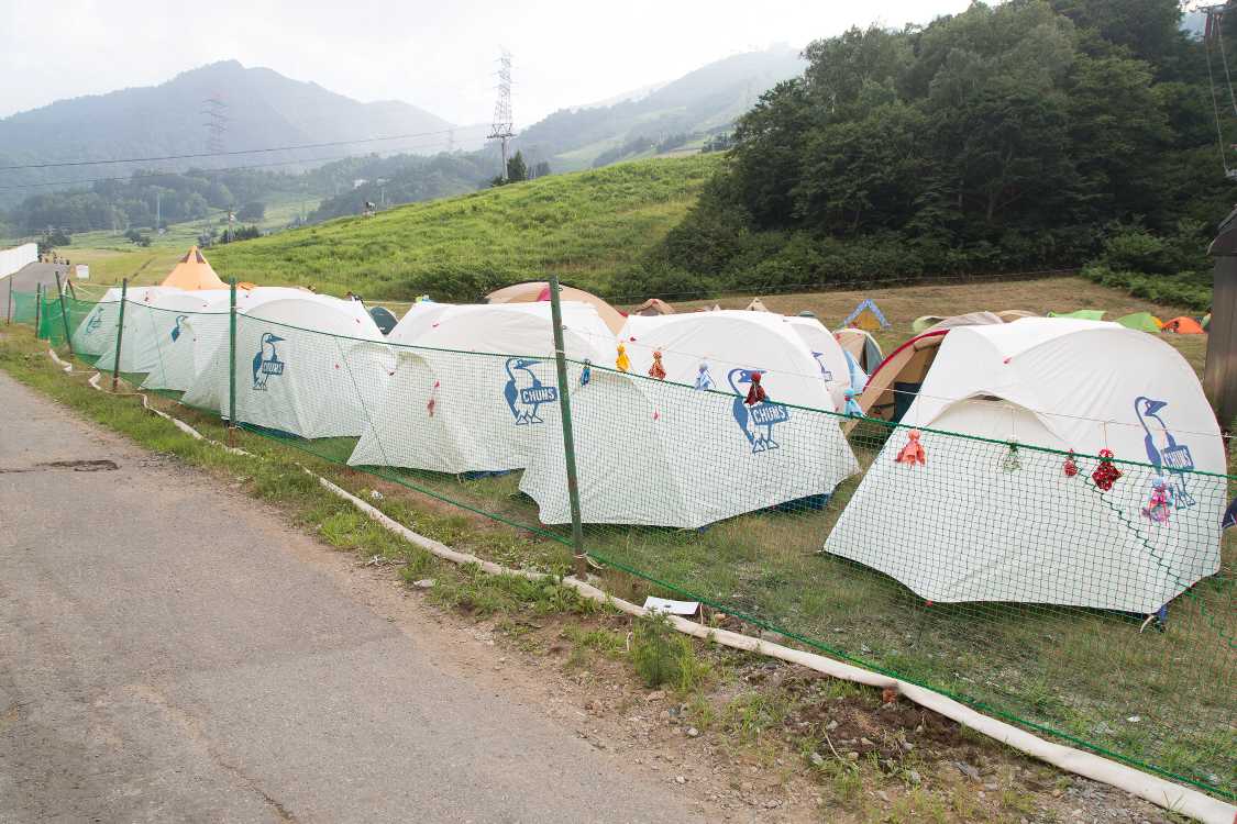 チャムスのステージ裏にあるレディースサイトのテント。