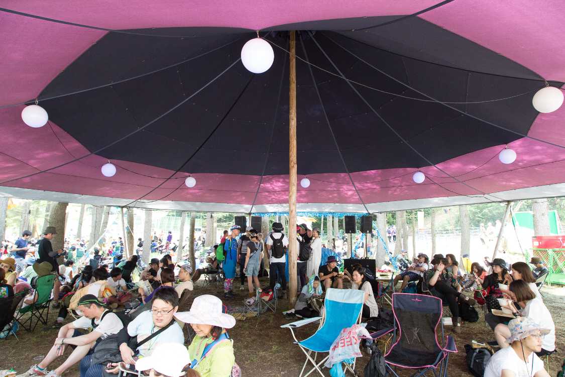 ブルーギャラクシーDJテント。