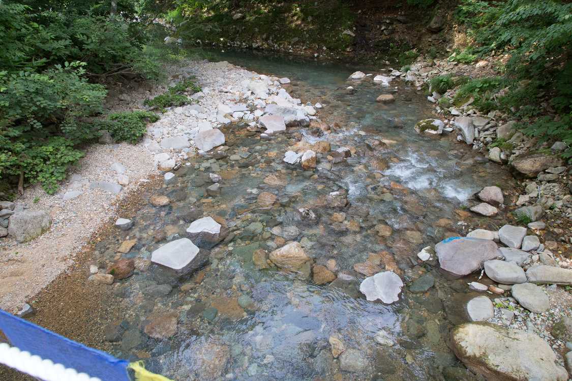 浅貝川。ところ天国側。