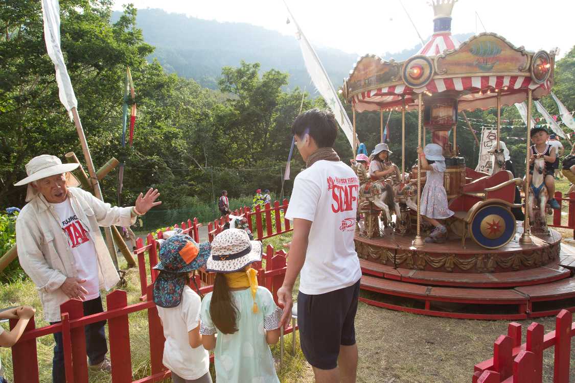 キッズランドのメリーゴーランド。