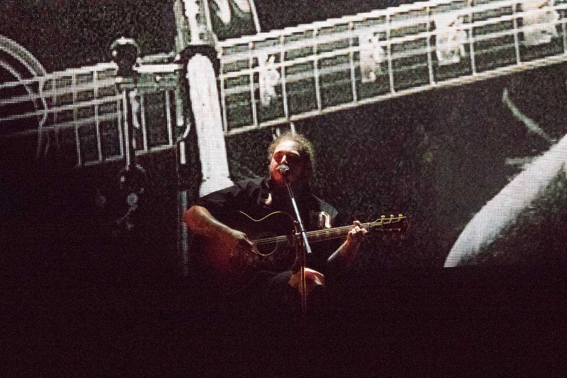 ギターも弾きました。