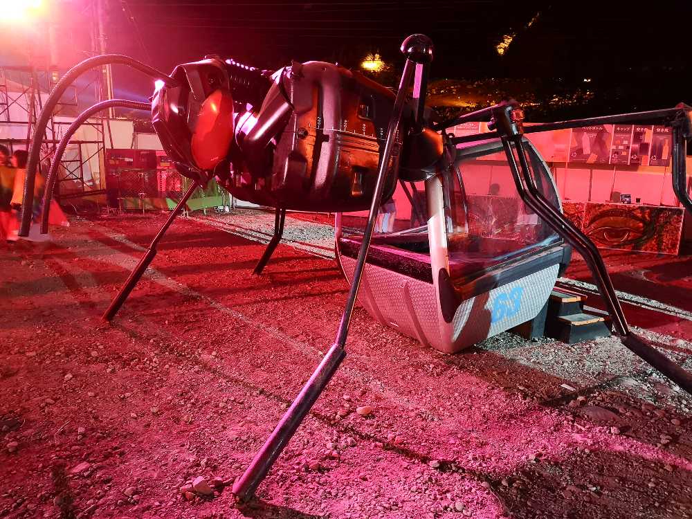 作りやすいのか、オブジェは甲虫や節足動物が多い。