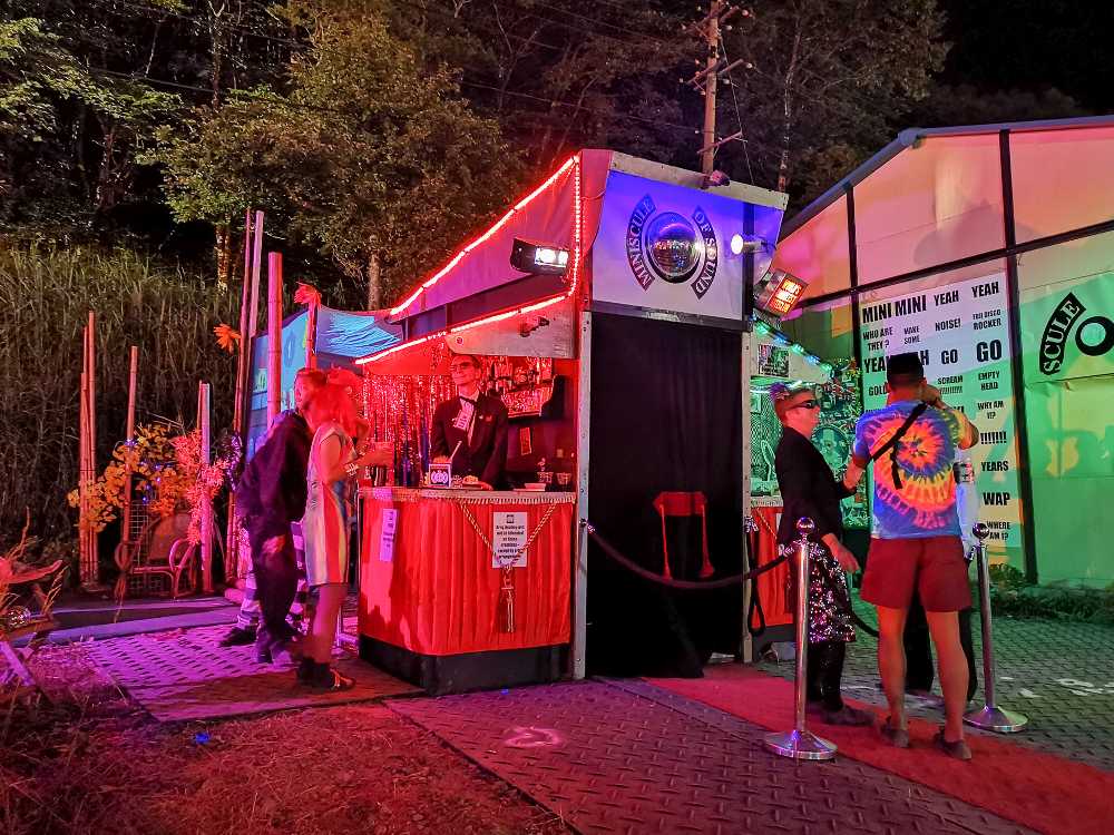 ナイトクラブ。