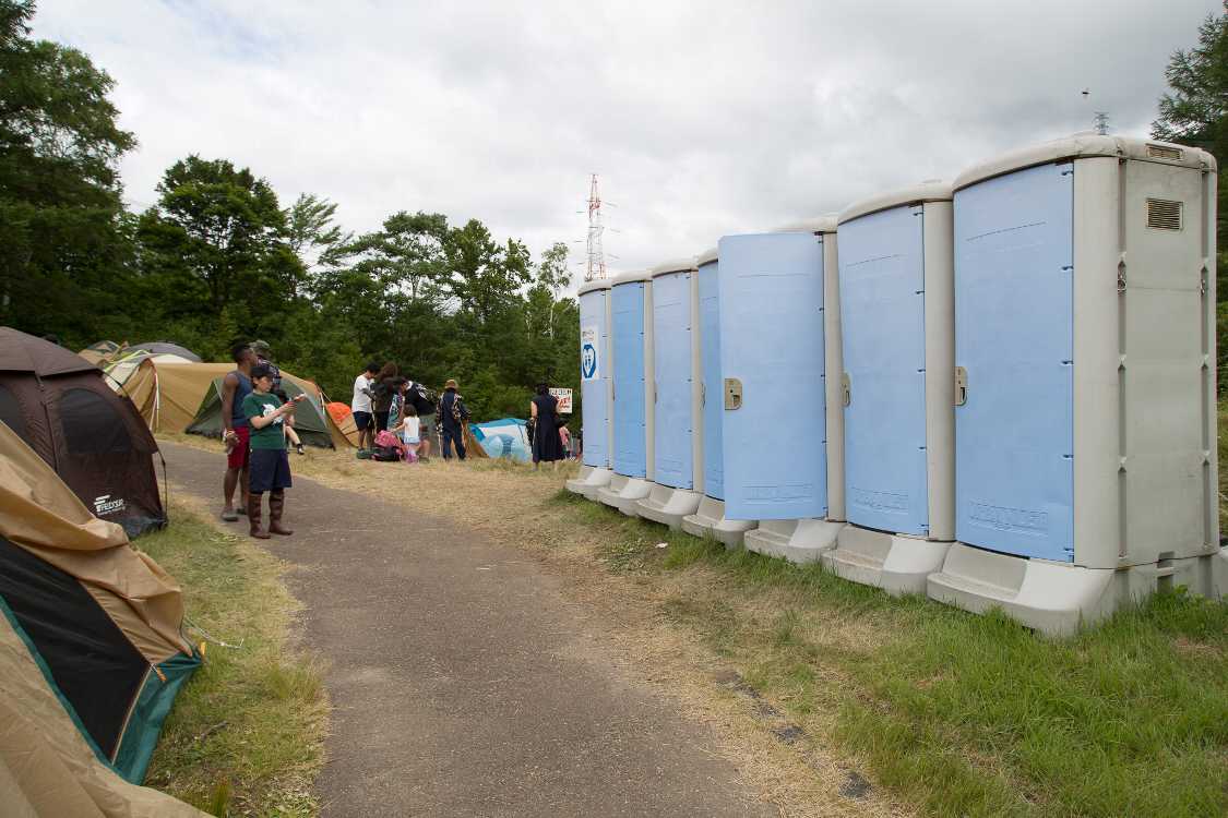 レッドゲート近くの仮設トイレ。