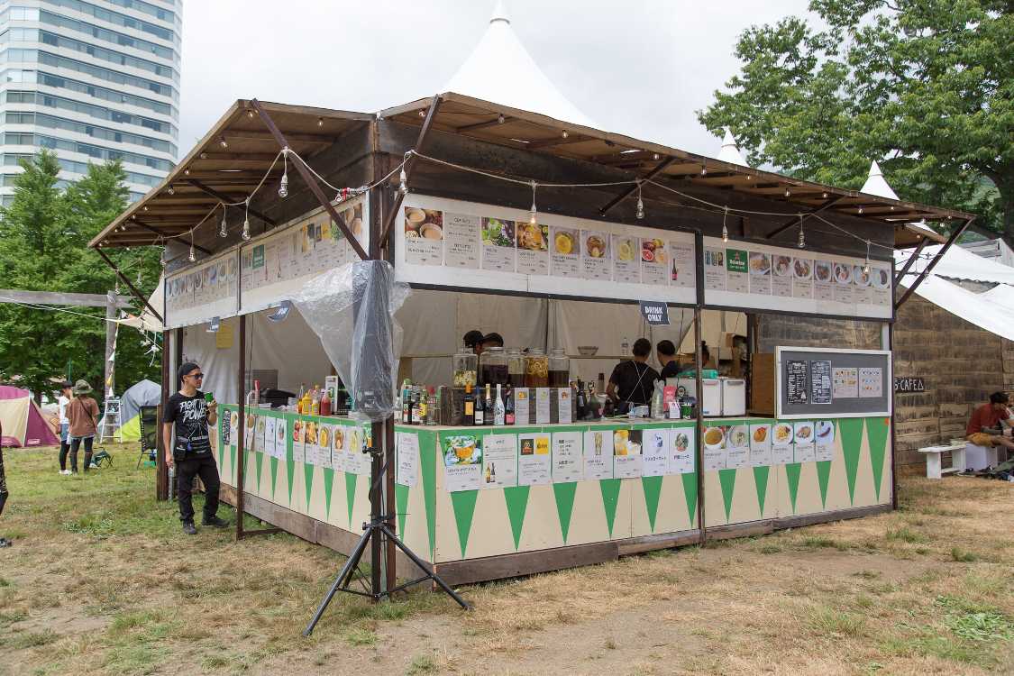 ピラミッドガーデンの飲食店。ピラミスカフェ。