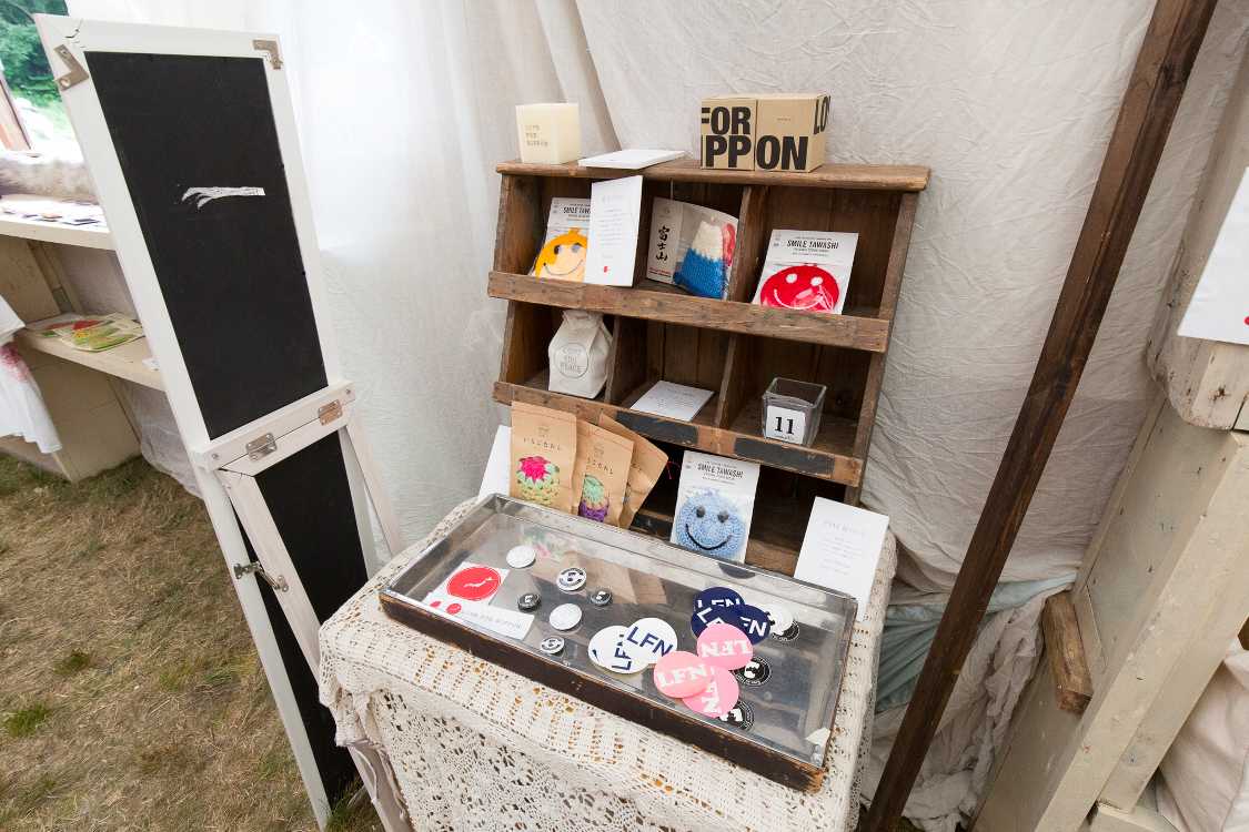 たわしも販売。