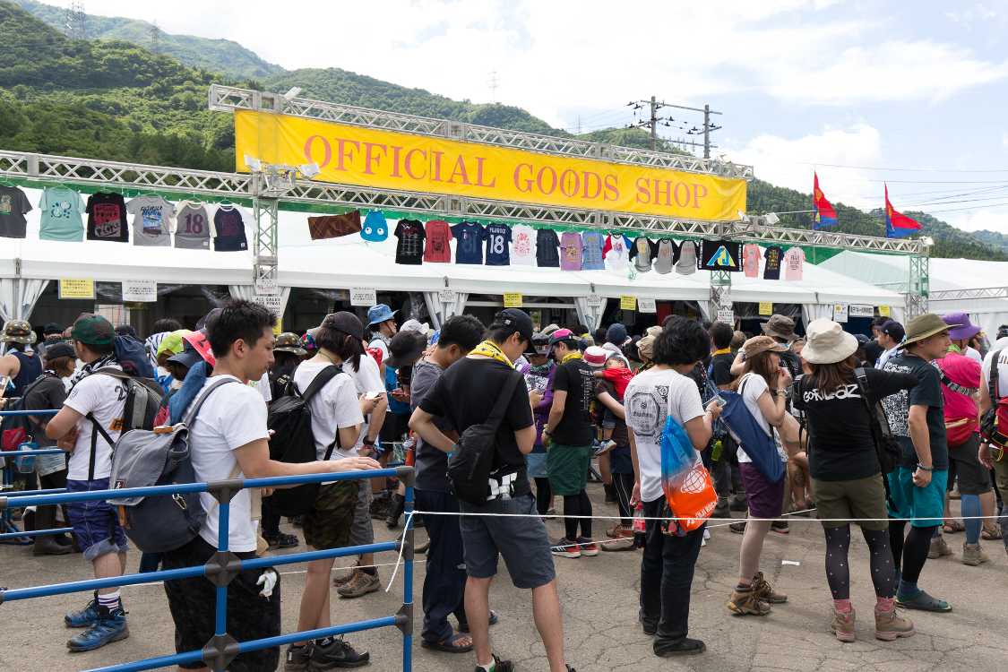 公式グッズショップ。