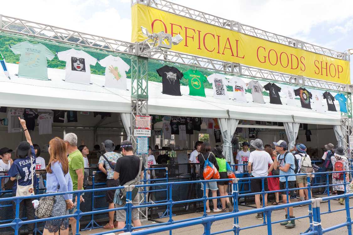 アーティストグッズショップ。