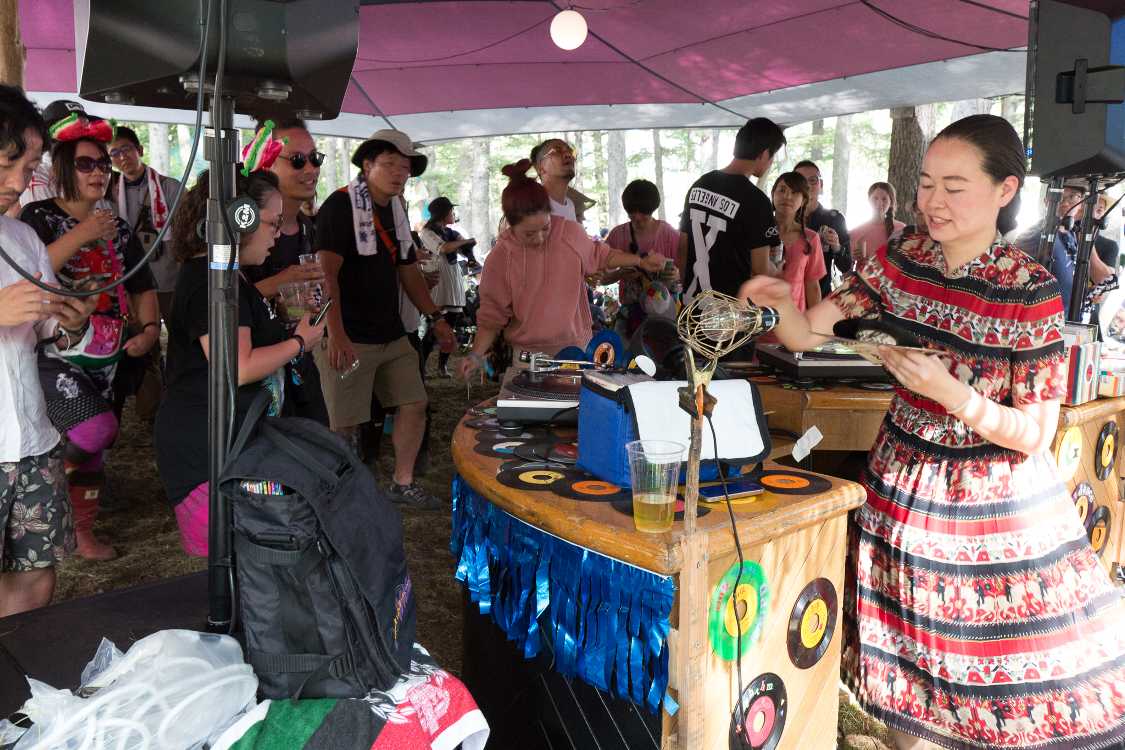 ブルーギャラクシーのDJ。