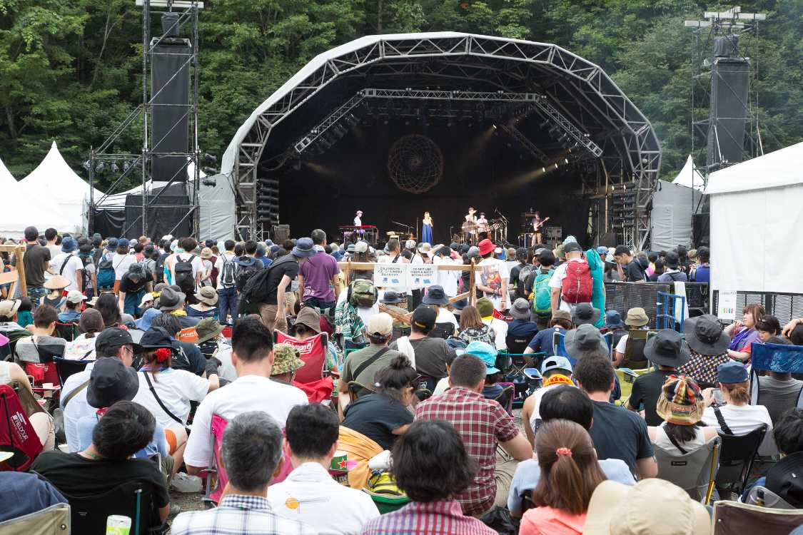 フィールド・オブ・ヘブンのステージ。