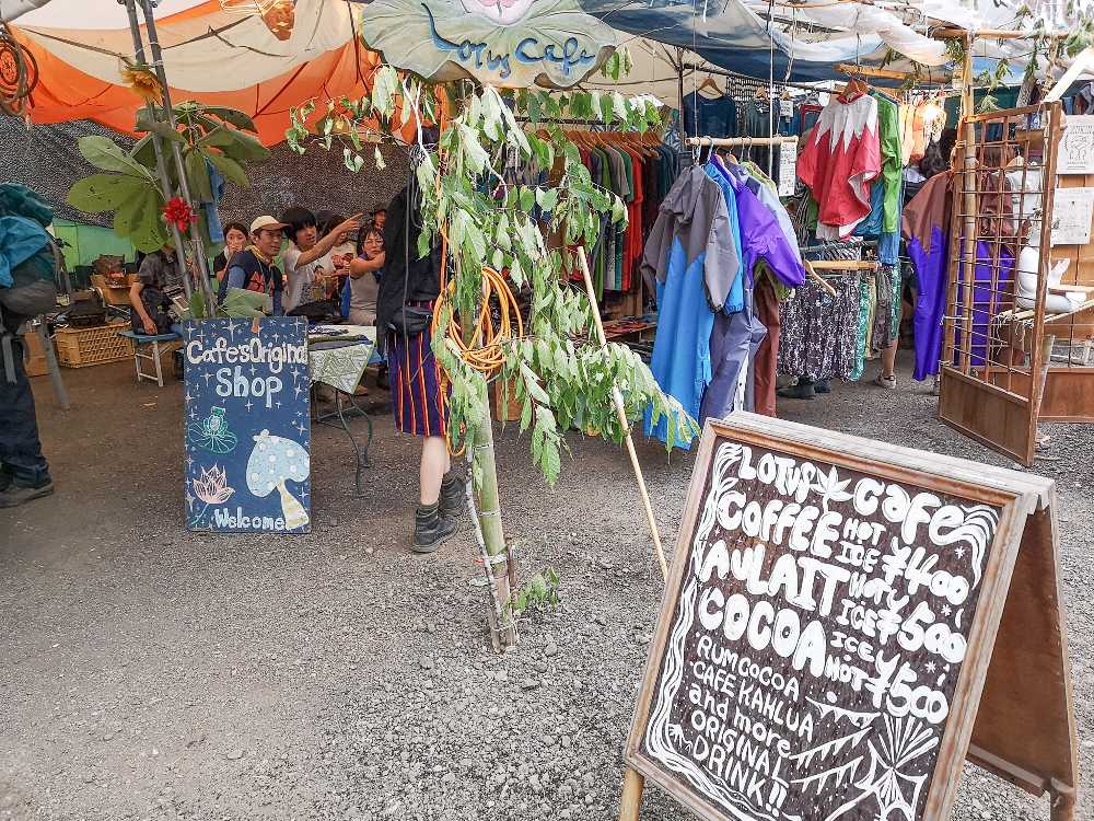 例年通り衣類販売もあります。