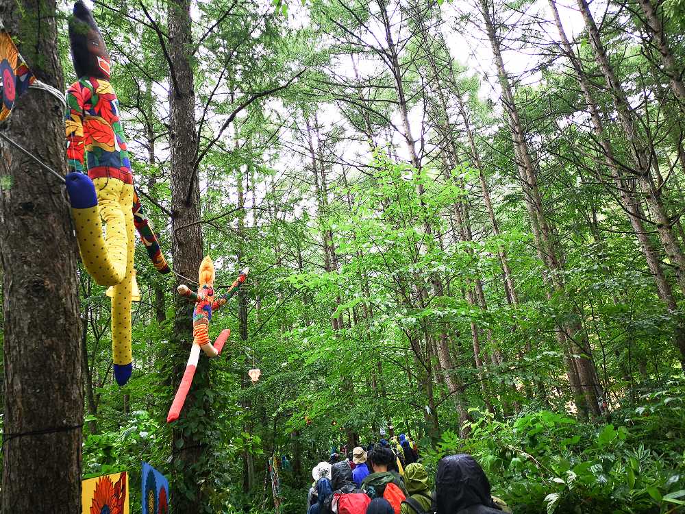 人形も作品の一部か。