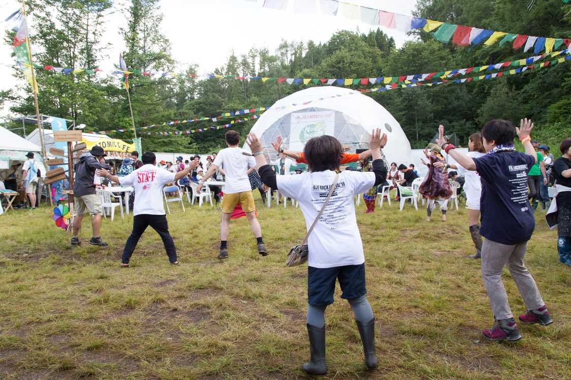 毎年アフリカのダンスの講習がありますが、参加するのはNGOビレッジの関係者が多い。