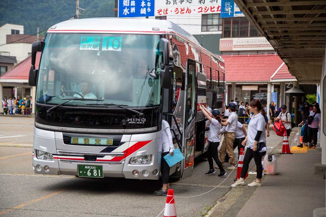 シャトルバス。