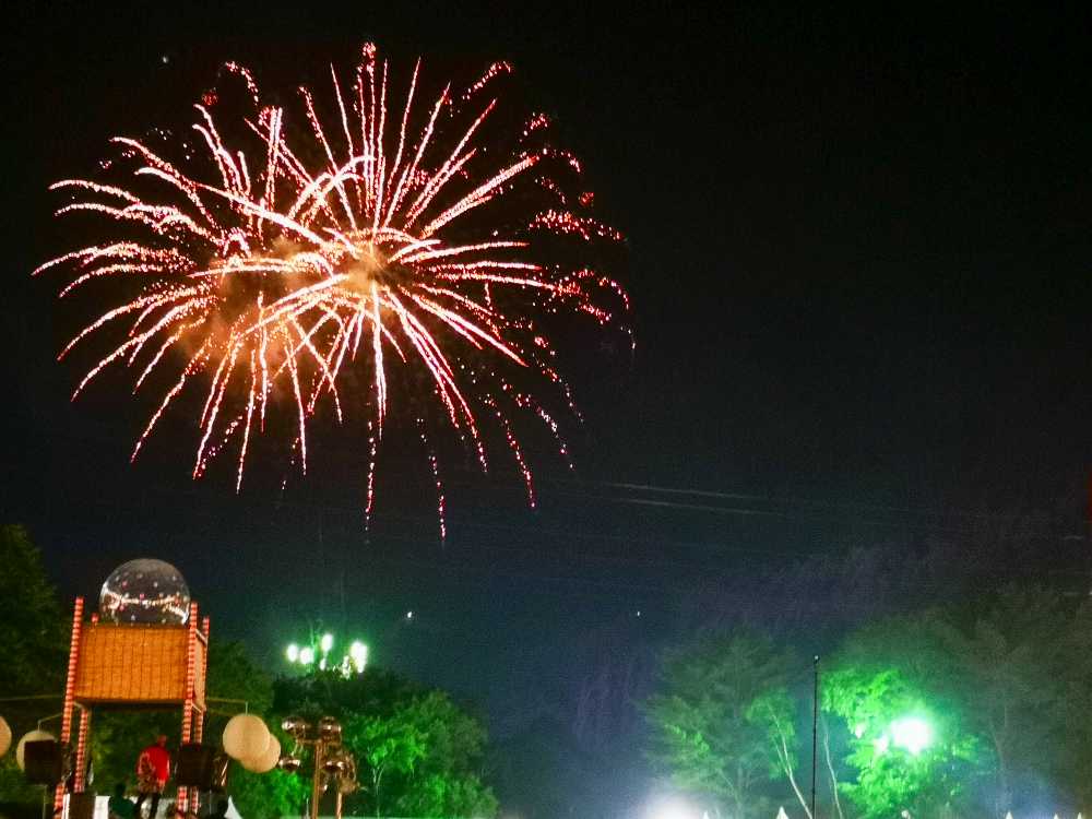 午後8時の花火。