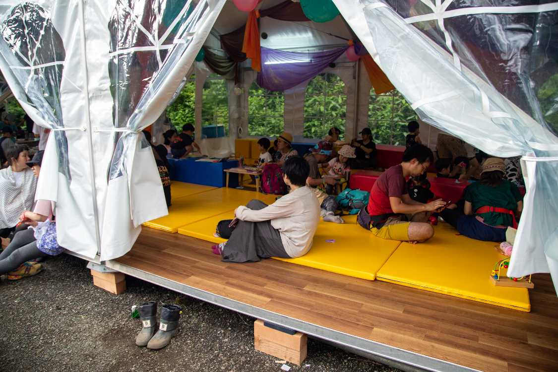 靴を脱いで遊べるスペース。