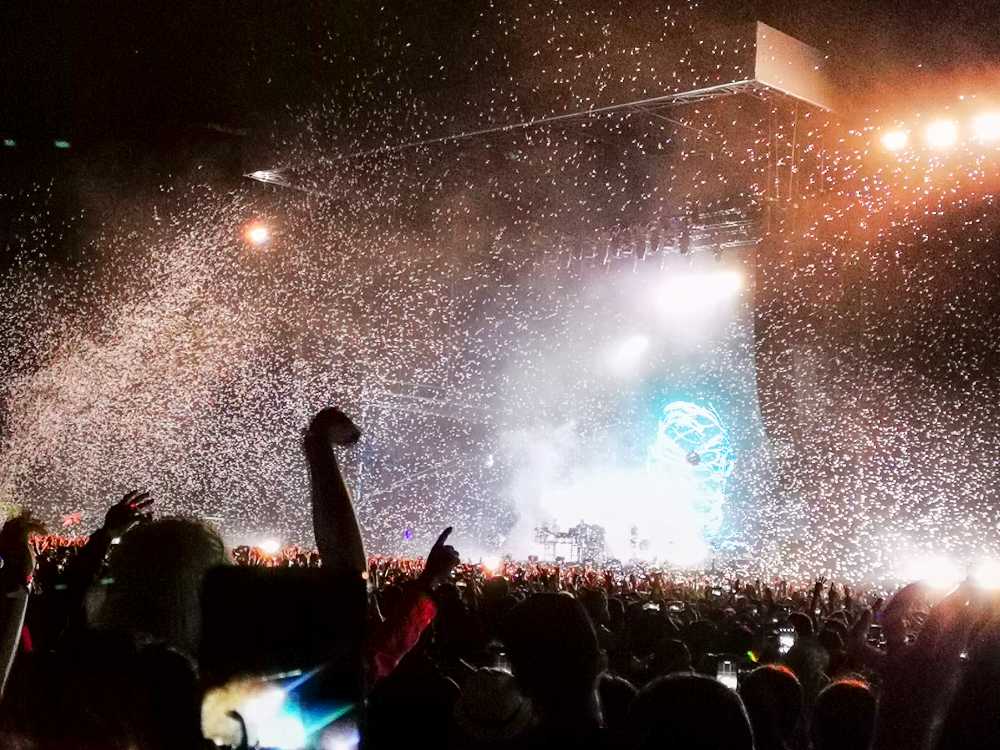 ケミカル・ブラザーズ。最初の紙吹雪。