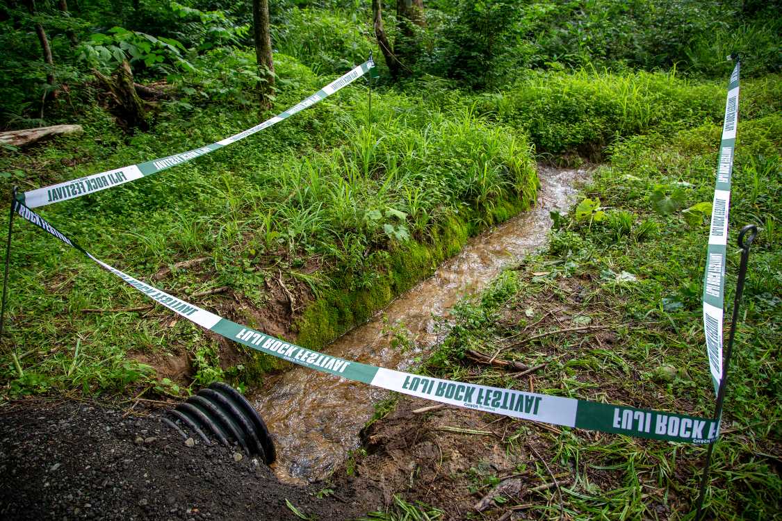 迂回路の途中にある排水路。