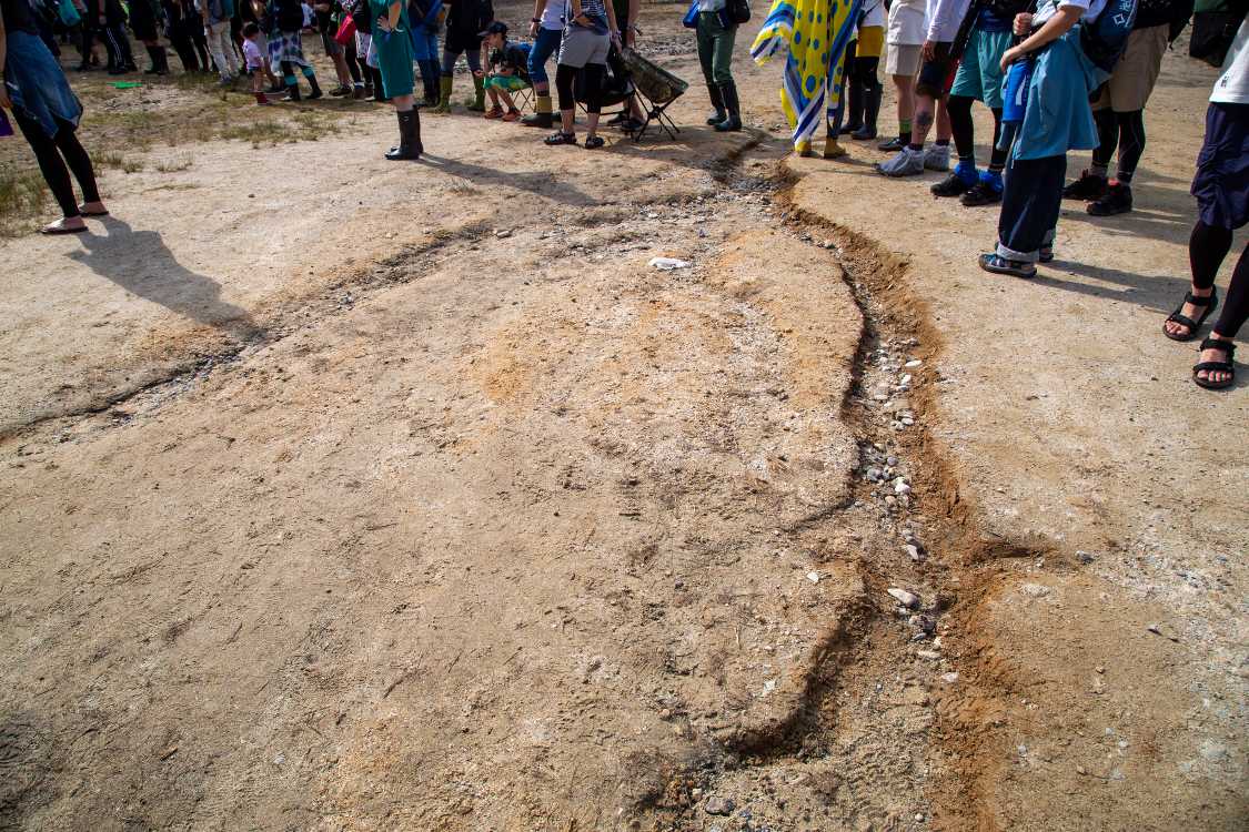 もともとあった雨の流道。土曜の雨でできたわけではありません。