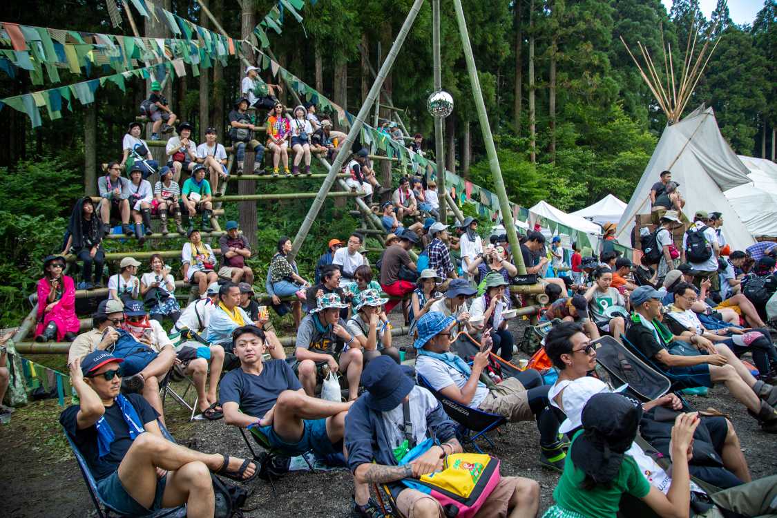 フィールド・オブ・ヘブンのオレンジカフェ側にある竹製の造形物。登って見ることを想定したような造形です。