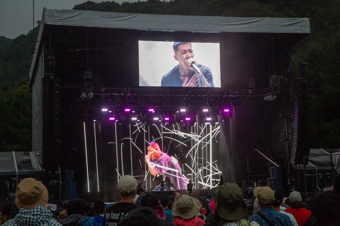 日本語ラップの最先端の1人です。