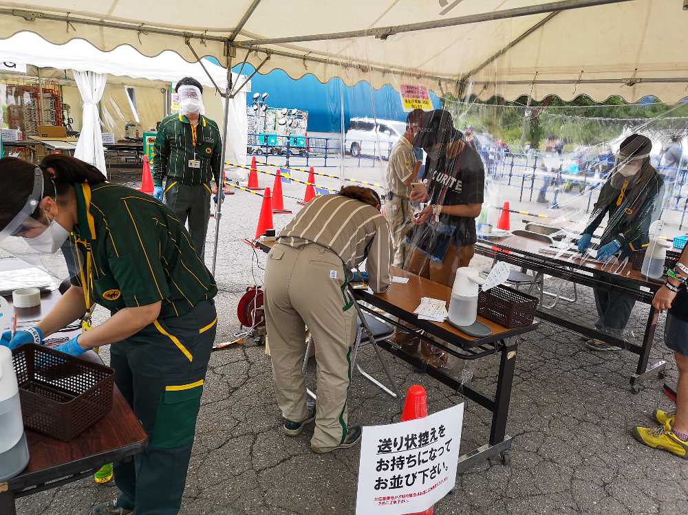 ヤマト運輸の荷物受け取り。