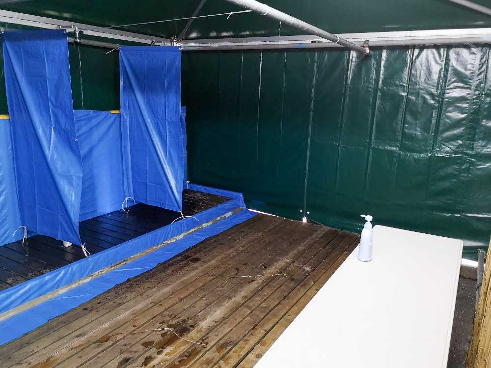 まだ使われていないシャワーの内部。