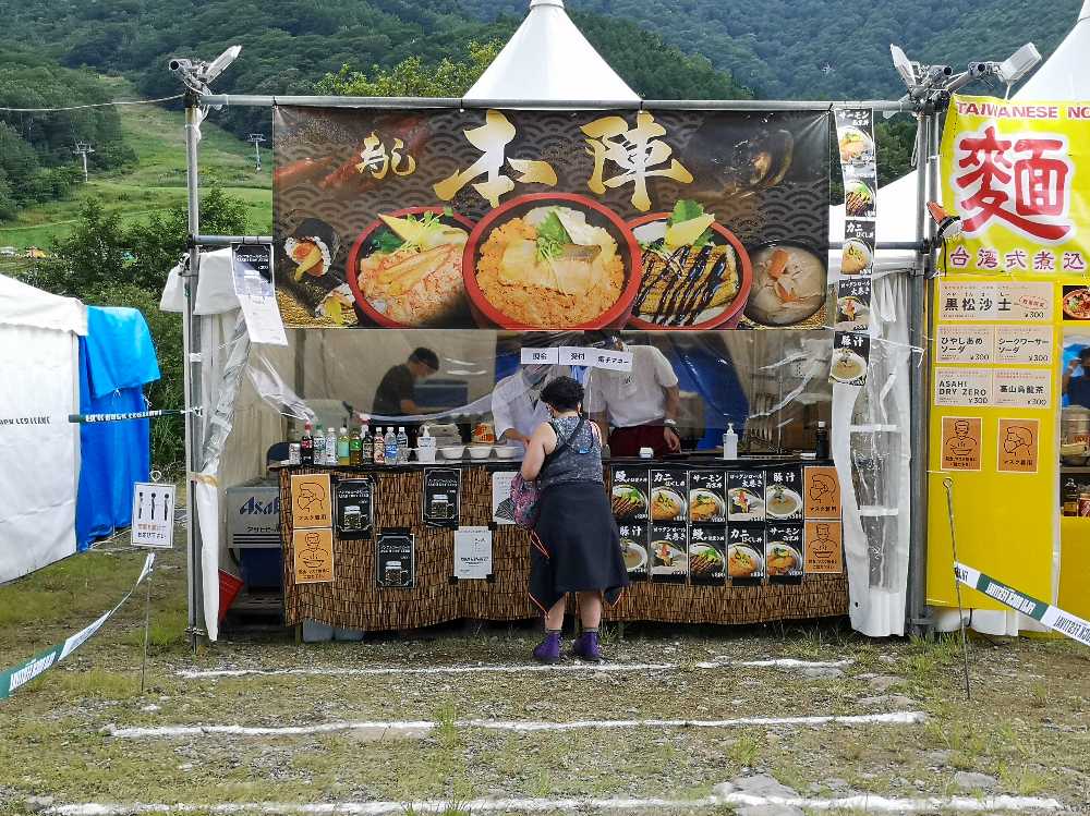 寿し本陣ダイニング。