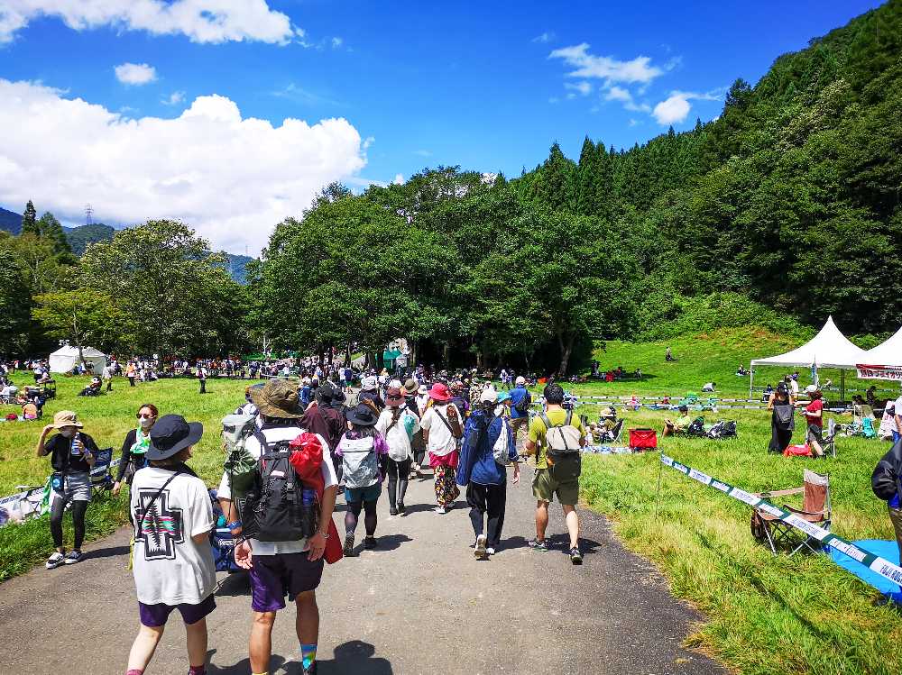 グリーンステージの通路。