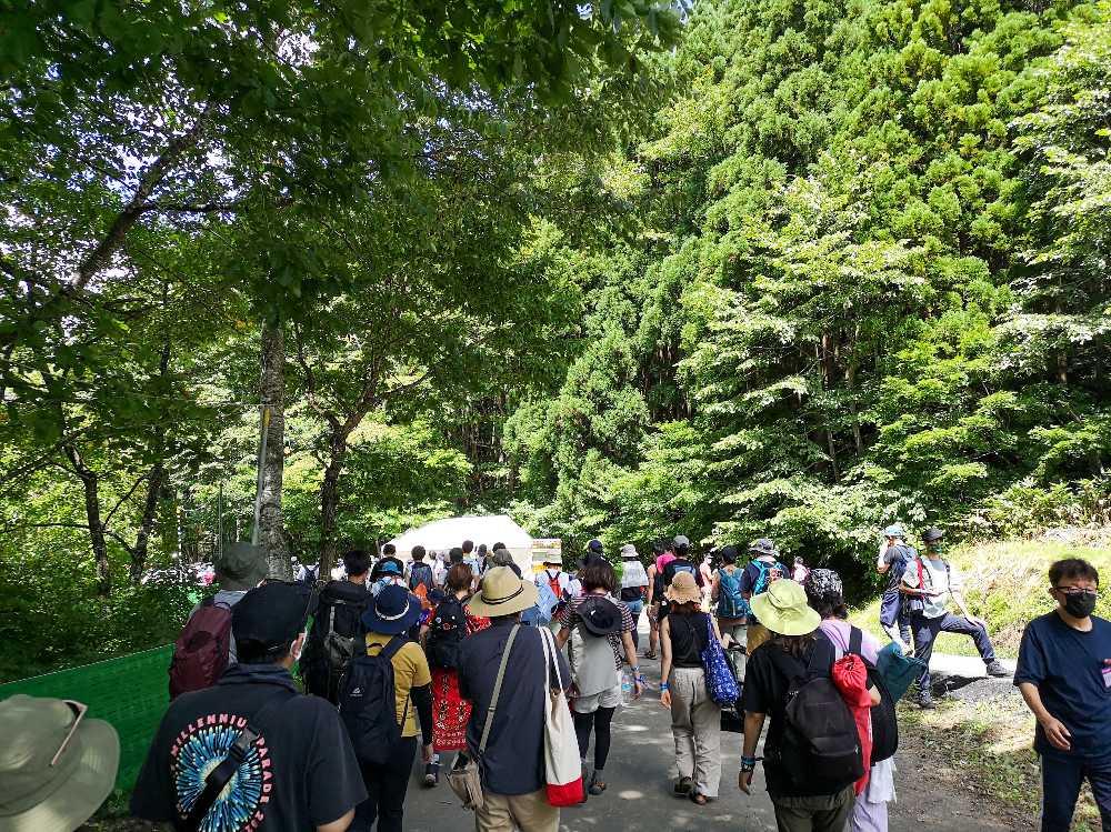 グリーンステージからホワイトステージへ。