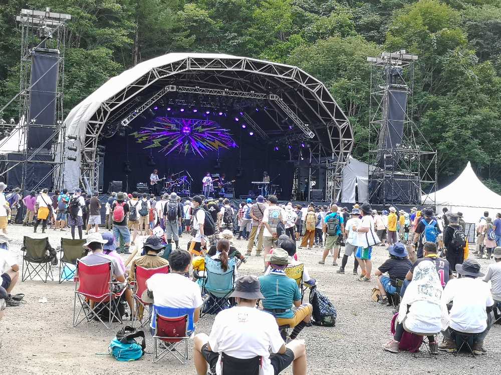 フィールド・オブ・ヘブンのステージ。