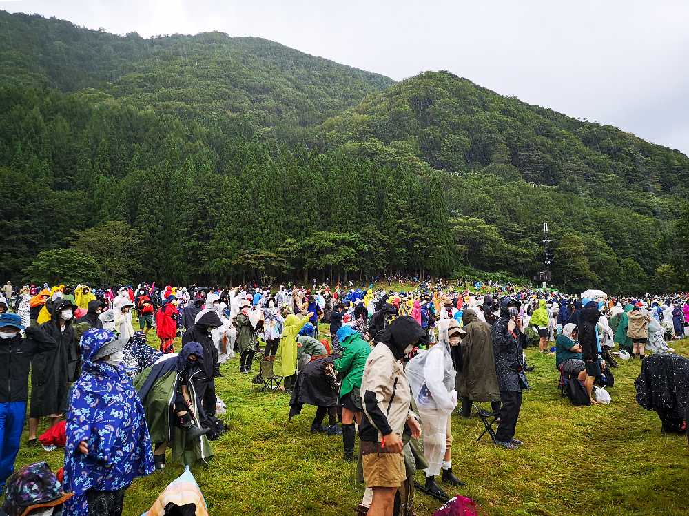 金曜の午後。サンボマスターのころの雨。
