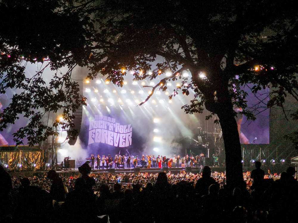 忌野清志郎ロックンロールフォーエバー。2021年のグリーンステージでは最も多い人数か。