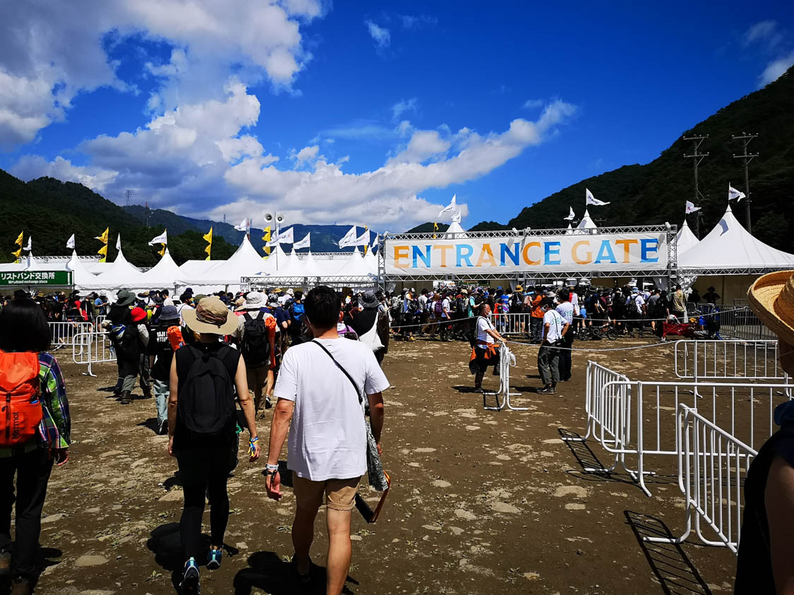 金曜午前の入場ゲート。